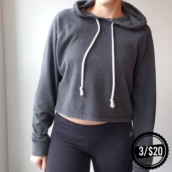 H&M Tops - 🌴 H&M Crop Top Hoodie